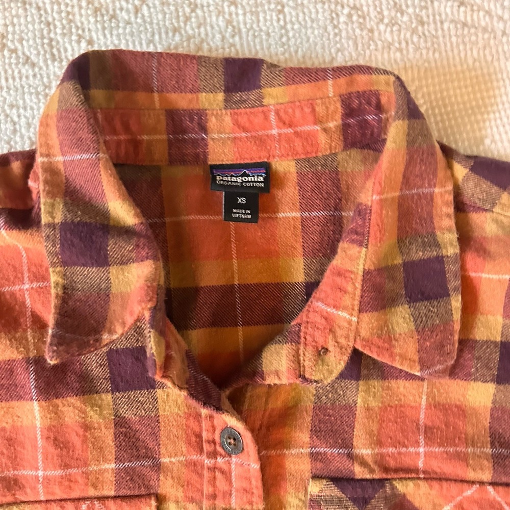 Patagonia Organic Cotton Midweight Fjord Flannel Shirt Womens Sz XS Orange Plaid - Picture 2 of 9